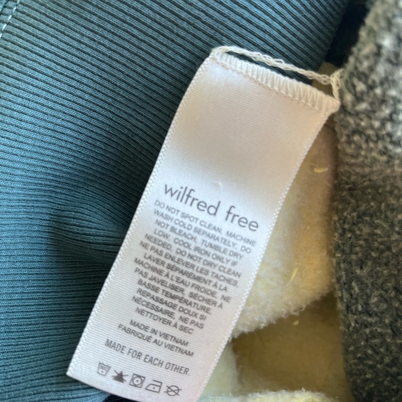 Tna Cheer Sweatshirt - Picture 6 of 9